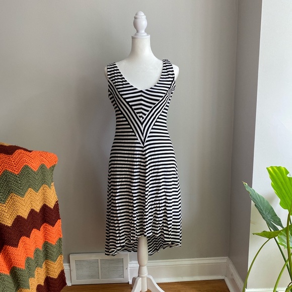 Bebe Summer Dress - Picture 1 of 4